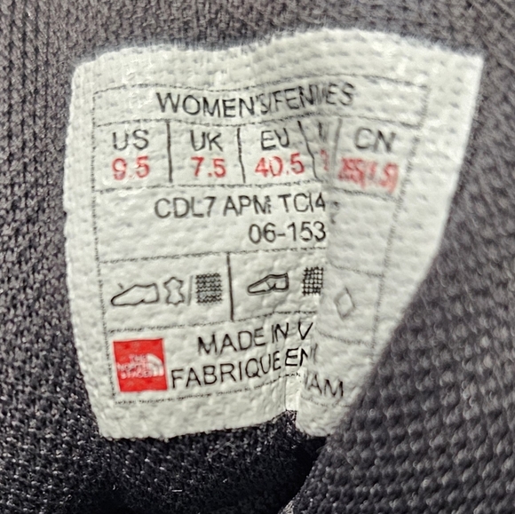 *New The North Face Athletic Shoes* - Picture 9 of 9